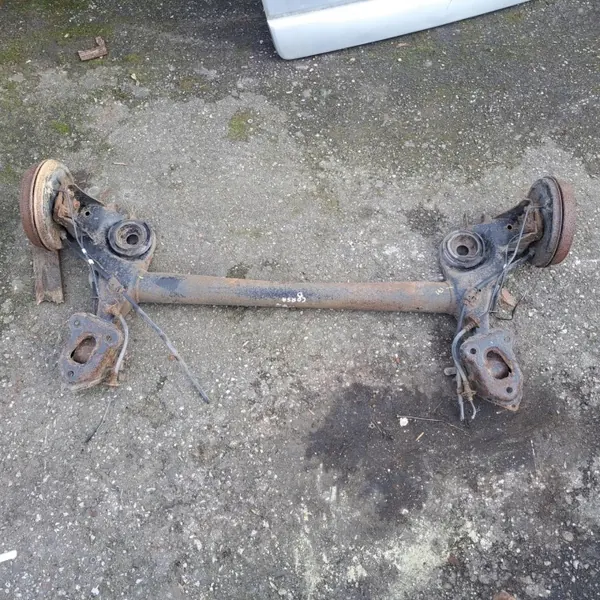 OEM 7113365 Taka-akselin palkki Opel Corsa D image 2
