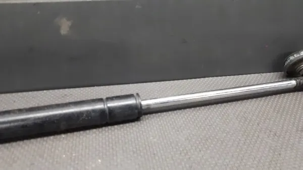 Nissan Terrano Bagageluckstöd OEM - Begagnad image 8
