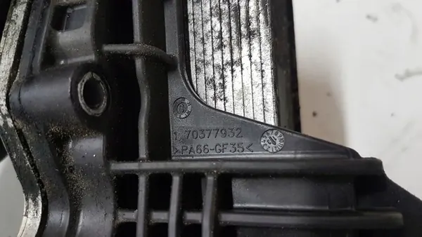 Oljefilterfäste BMW 3 (E90) 2.0L Diesel 2011 image 8