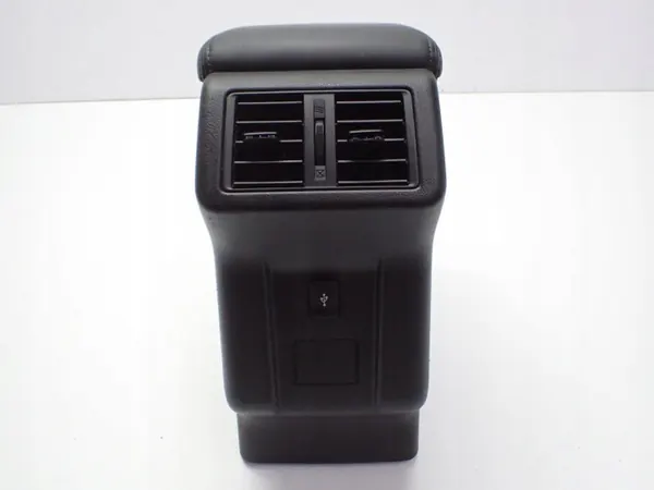 Accoudoir OEM avec USB pour Mitsubishi Outlander III 19R image 3