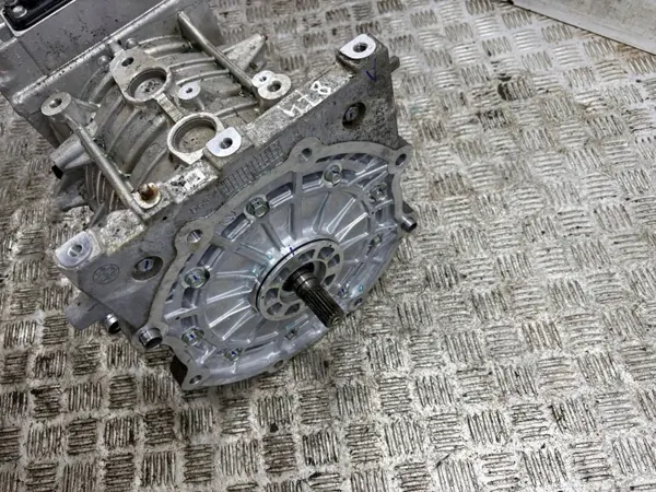 Motor elétrico Hyundai Kona I 64kWh usado - OEM image 9
