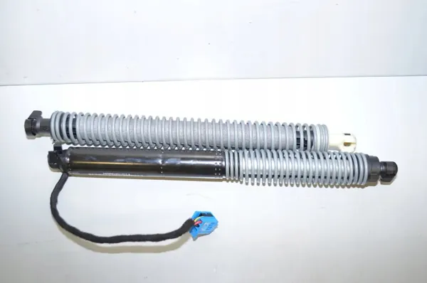 BMW 7er G11/G12 Kofferraumöffner-Set OEM 61357477720 image 3