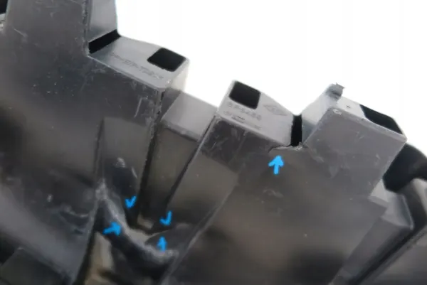 Reforço de Grade de Para-choque Dianteiro Toyota Yaris III 53111-0DB10 image 6