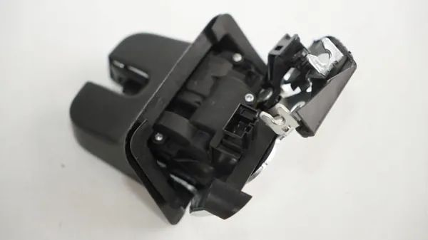 Cerrajón de maletero OEM 360195102 para VW Jetta VI 2010-2014 image 3
