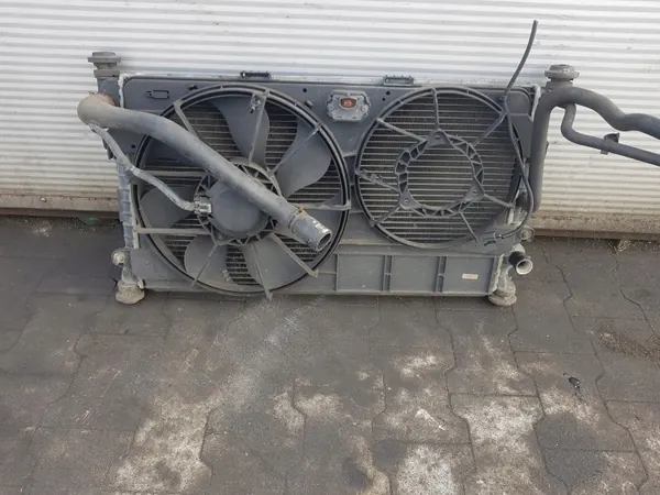 Radiador de água OEM 2T14-8C607-BC com ventoinha image 2