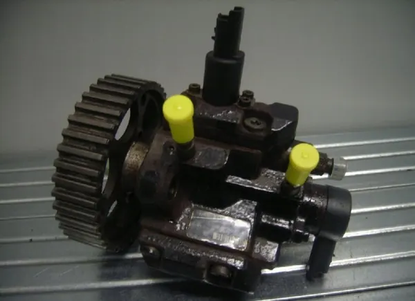 Bomba de inyección OEM 0445010046 para Fiat Ducato image 2