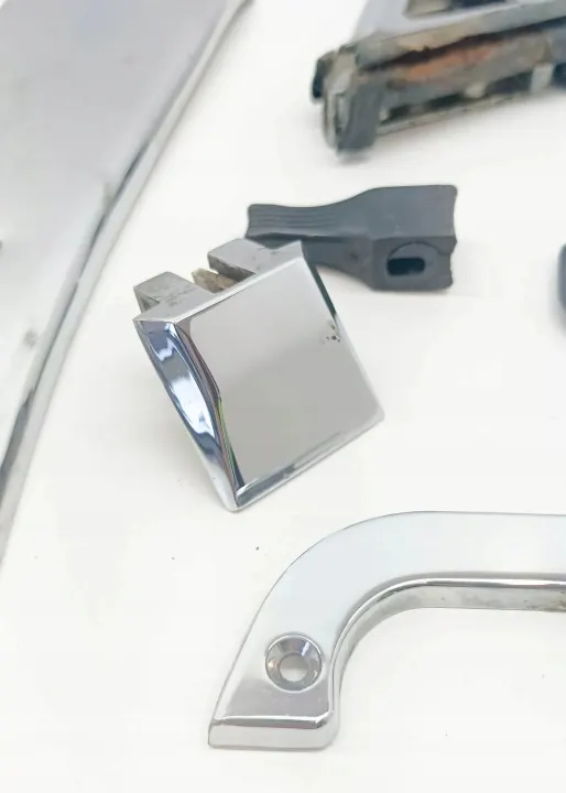Mercedes-Benz Ovenosat OEM A1077250194 - Käytetty image 3