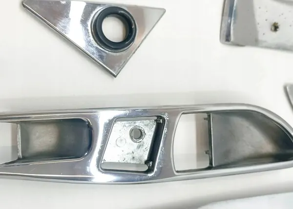 Mercedes-Benz Ovenosat OEM A1077250194 - Käytetty image 5