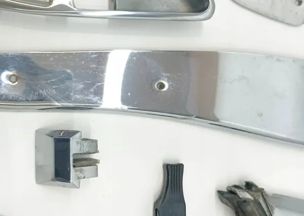 Mercedes-Benz Ovenosat OEM A1077250194 - Käytetty image 6