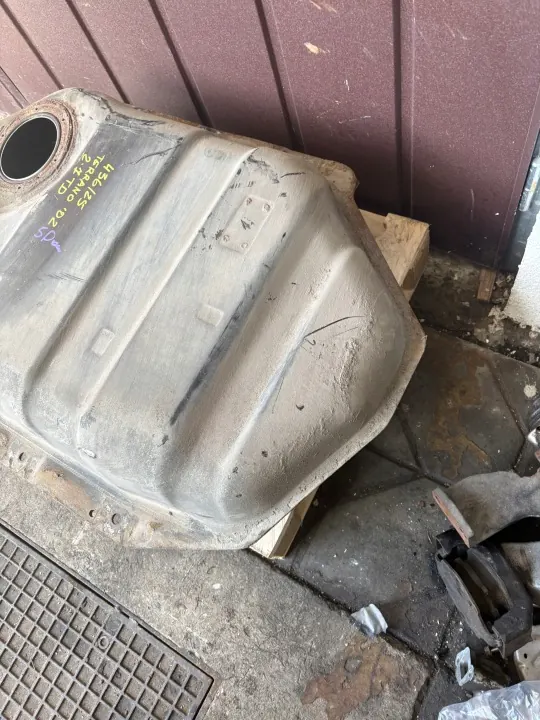 Brandstoftank OEM BAK ZBIORNIK PALIWA voor Nissan Terrano II image 4
