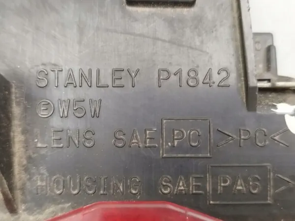 Luz de Freio Nissan OE P1842 image 4