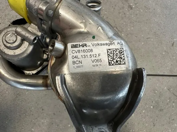 Begagnad EGR-kylare OEM 04L131512F CV816008 image 3