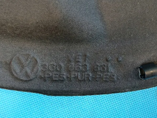 VW Passat B8 Motorhuv Insulation 3G0 863 831A image 7