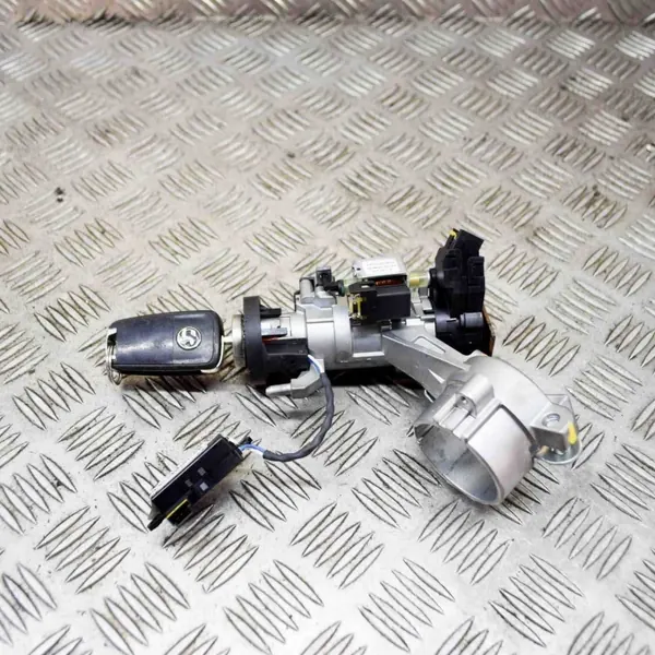 Pieza estacionaria Opel Mokka OEM 95422547 Usada image 2