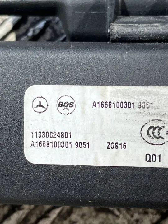 Mercedes GLE ML W166 tavaratilakäyttö OEM A1668100301 image 5