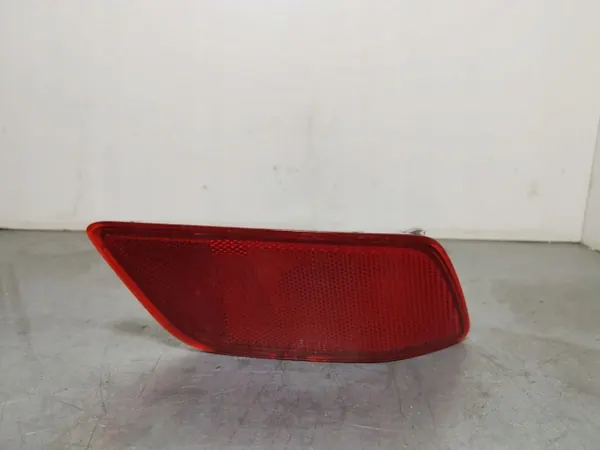 Subaru Forester SK Rückleuchten-Reflektor OEM FBZ14841 image 2