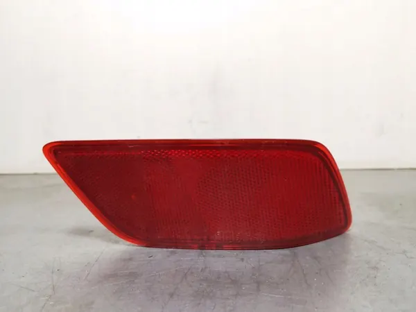 Subaru Forester SK Rückleuchten-Reflektor OEM FBZ14841 image 3