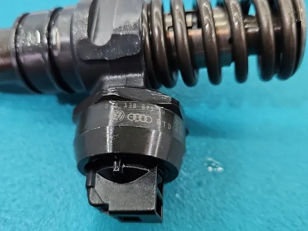 Injetor 0414720036 038130073AH 1.9 TDI image 3