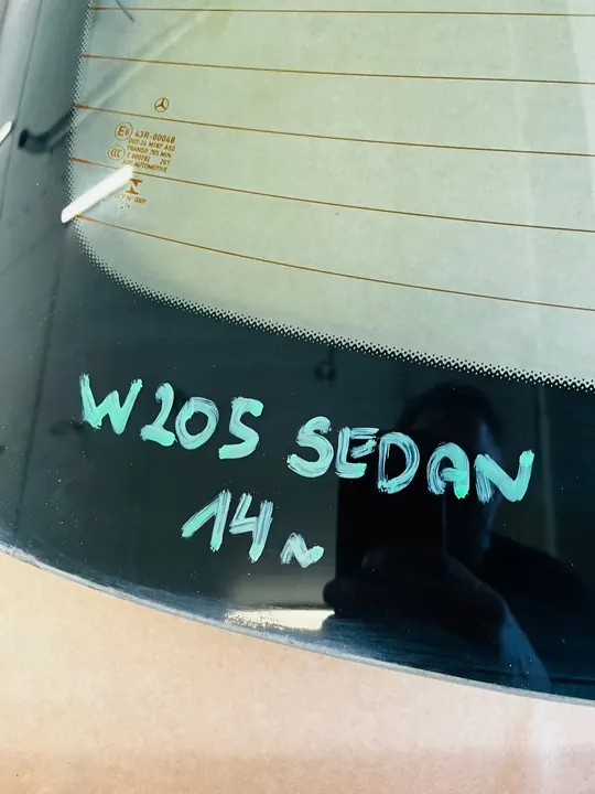 Mercedes C-Klass W205 Sedan Bakruta A2056704500 image 2