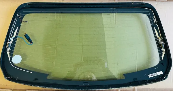 Mercedes C-Klass W205 Sedan Bakruta A2056704500 image 4