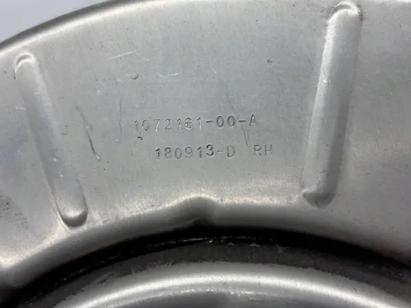 Remschild achter rechts Tesla Model X OEM 107216100A image 3