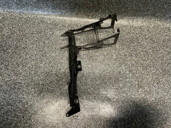 Strålkastarfäste höger fram BMW F30 F31 OEM image 3