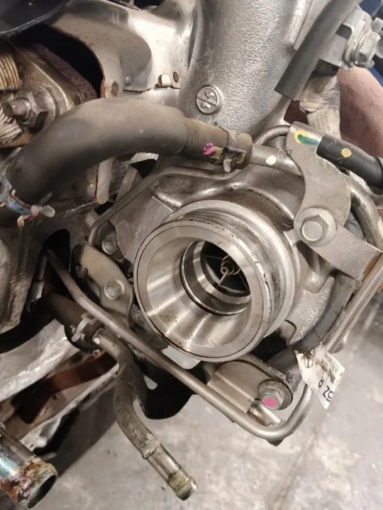 Mazda R2AA Motor Compleet - Diesel 155k km image 6