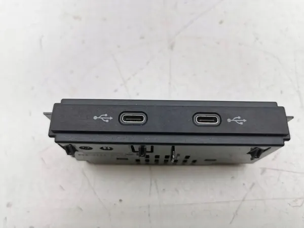 OEM 5NA035736 USB-portti Seat Leon IV 2021 image 2