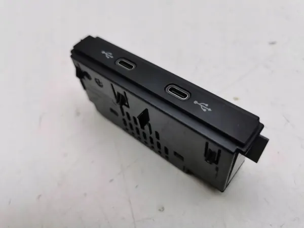 OEM 5NA035736 USB-portti Seat Leon IV 2021 image 3