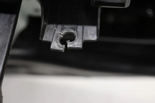 VW Tiguan Airbagconsole OEM 5K0880201AA Gebruikt image 3