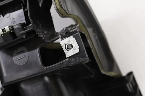 VW Tiguan Airbagconsole OEM 5K0880201AA Gebruikt image 5
