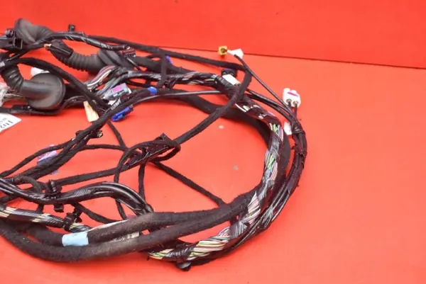 Tesla Model S 12-20 Takaluukun Johdotus OEM image 3