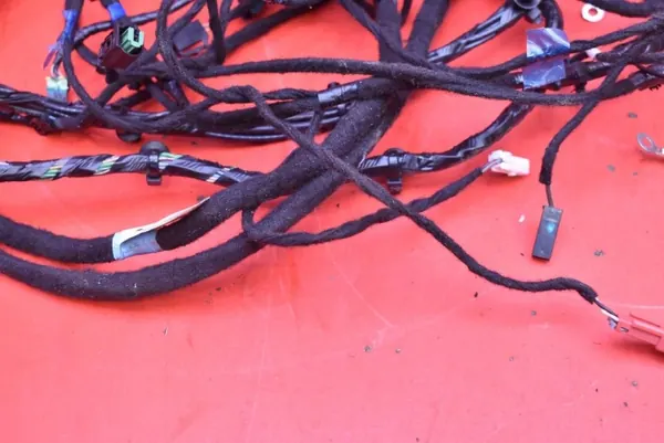 Tesla Model S 12-20 Takaluukun Johdotus OEM image 8