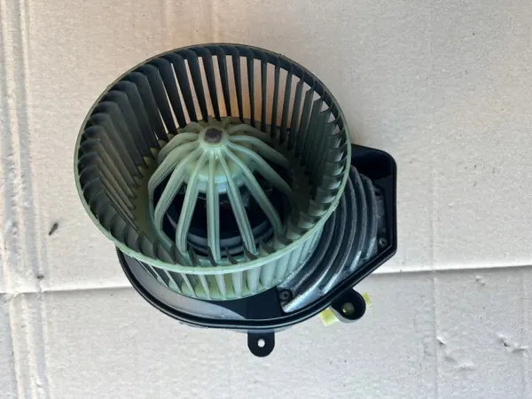 Audi OE fläktmotor OEM 8D1820021 för A4 B5 2.4 image 3