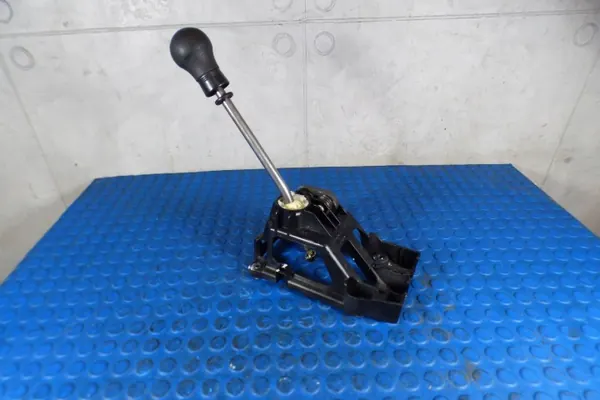 Toyota Aygo I Växelspak OEM CART335300H020 image 4