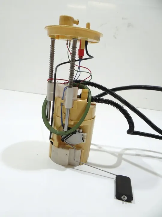 BMW X5 E70 Brandstofpomp 7164321 image 2