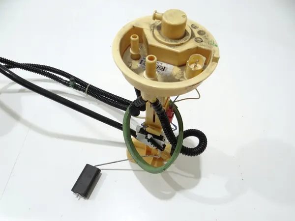 BMW X5 E70 Brandstofpomp 7164321 image 3