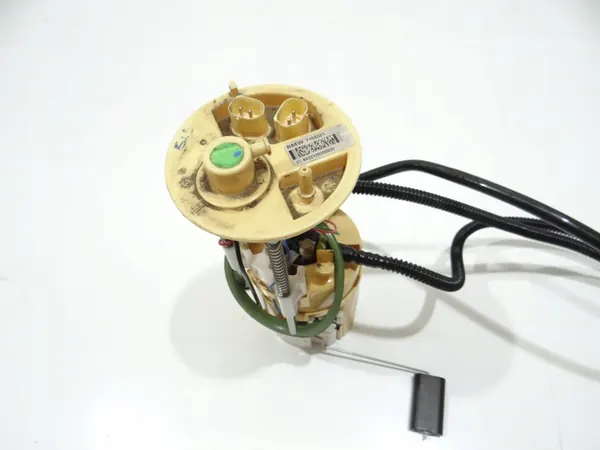 BMW X5 E70 Brandstofpomp 7164321 image 4
