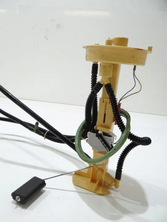 BMW X5 E70 Brandstofpomp 7164321 image 5