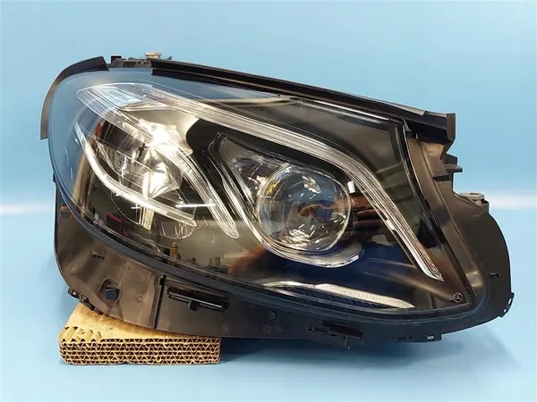 Rechter Voorlicht Mercedes E-Class W213 A2139067606 image 2