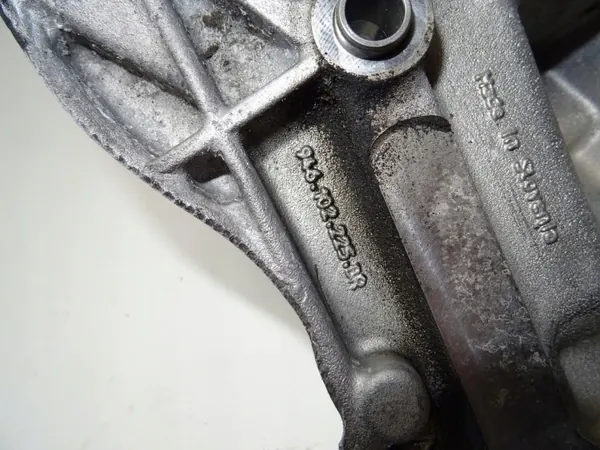 Motorfäste 3.6 V6 Panamera 2009 OEM 9461022250R image 3