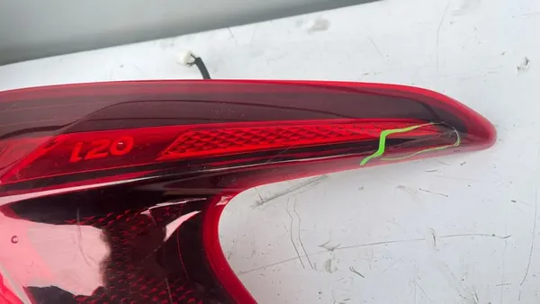 Lámpara Trasera Derecha Hyundai i20 III image 2