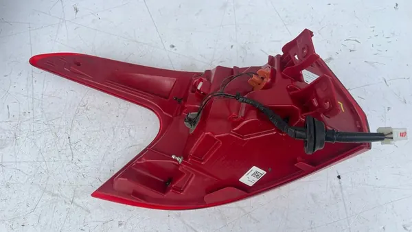 Lámpara Trasera Derecha Hyundai i20 III image 7