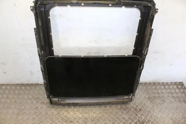 Techo solar BMW X3 F25 OEM 811694256 - Usado image 5