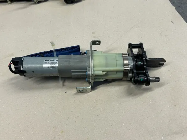 Actuateur de hayon VW PASSAT B6 KOMBI gauche/droit OEM image 3