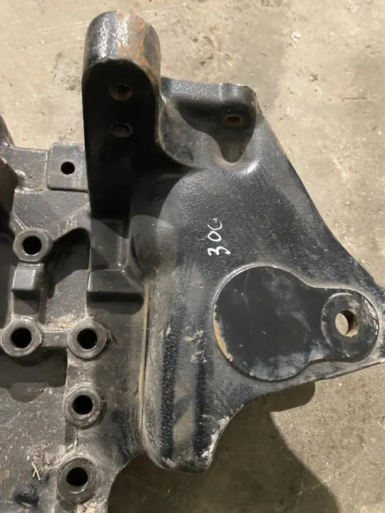 OEM 20892761 Volvo Support de Ressort à Lames Avant Gauche image 3