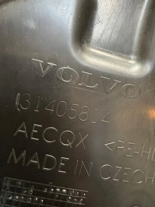 Käytetty Volvo AdBlue-säiliö OEM 31405814 XC60 II:lle image 5