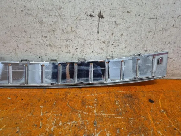 VW Touareg II Garniture Pare-chocs Arrière OEM 7P6807787A image 9