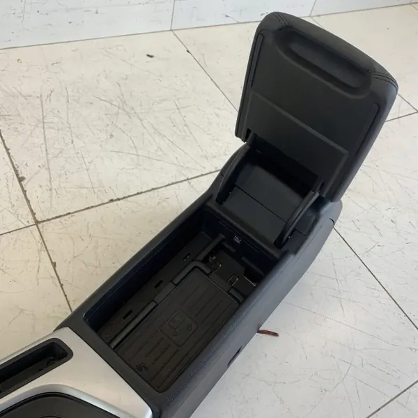 OEM 45205987456325854262545641 Keskikonsolin käsinoja image 8