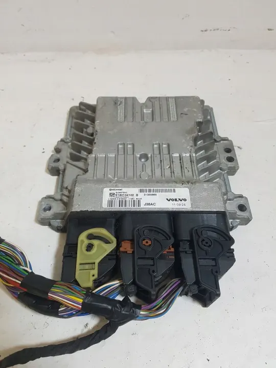 Volvo Motorstyrenhet OEM S180134102B Begagnad image 2
